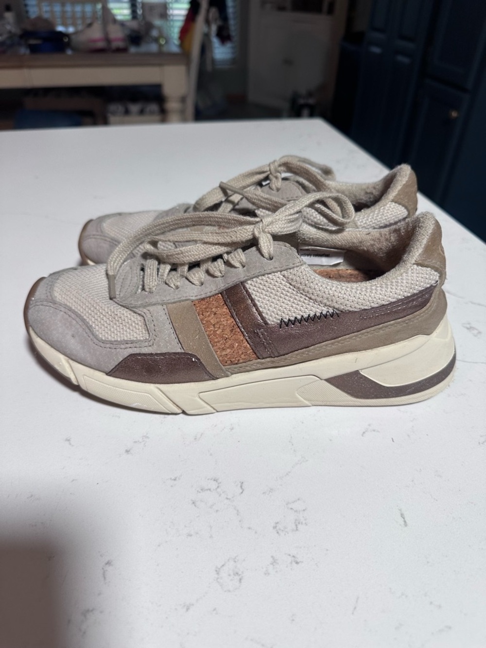 Gola Eclipse Mode sneakers in a wheat, oat, and bronze colorway |6|